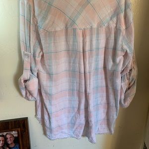 Bella Dahl Tops - Bella Dahl Button sown high-low plaid blouse NWT Bella Dahl Tops - Bella Dahl Button sown high-low plaid blouse NWT
